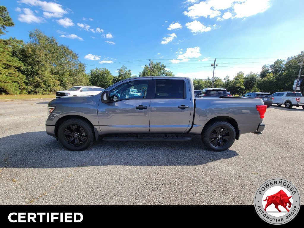 Used 2024 Nissan Titan SV w/ SV Convenience Package RWD image 3