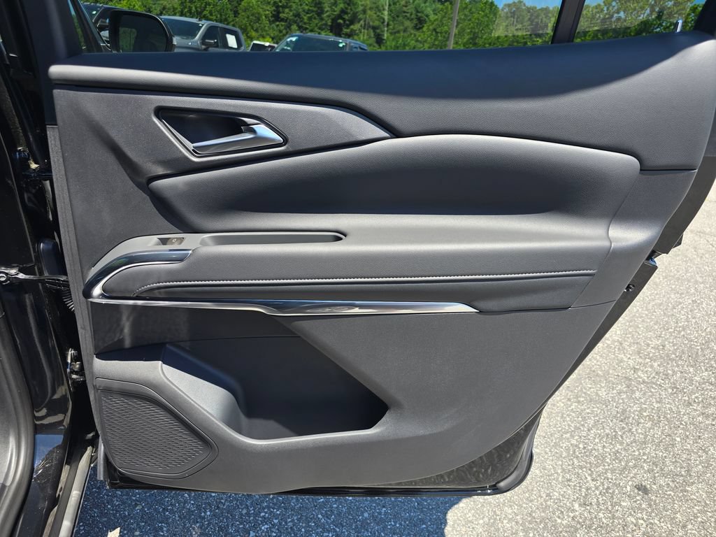 New 2026 Chevrolet Traverse LT w/ Driver Confidence Package FWD image 39