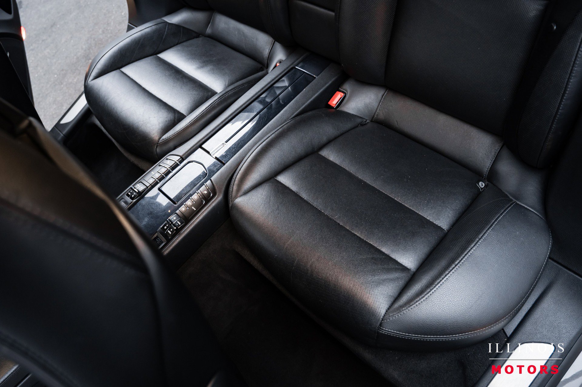 Used 2016 Porsche Panamera 4 Edition image 29