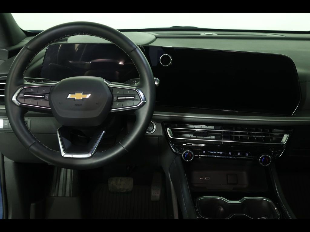Used 2024 Chevrolet Traverse LT FWD image 16