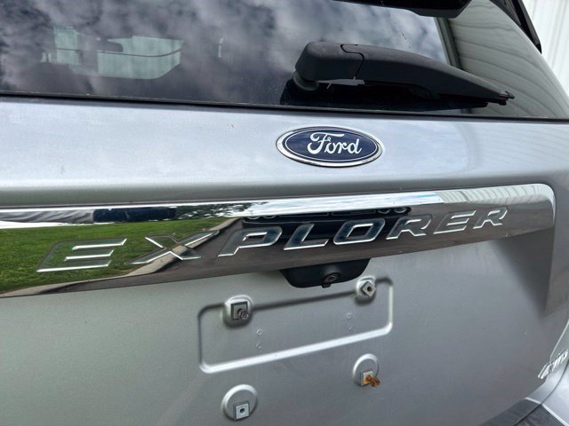 Used 2021 Ford Explorer XLT w/ Equipment Group 202A AWD/4WD image 62