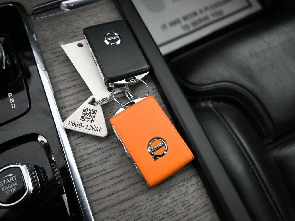 Used 2022 Volvo XC90 T8 Inscription image 11