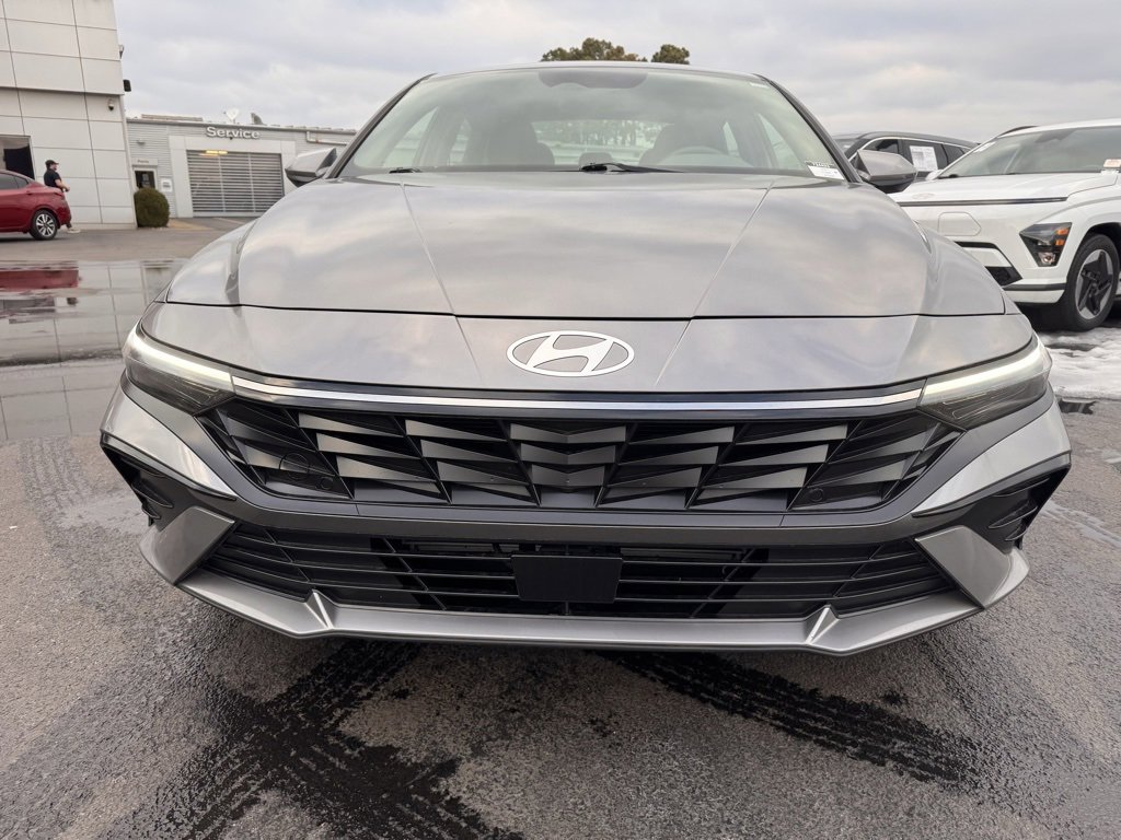 Used 2024 Hyundai Elantra SEL w/ Convenience Package image 8