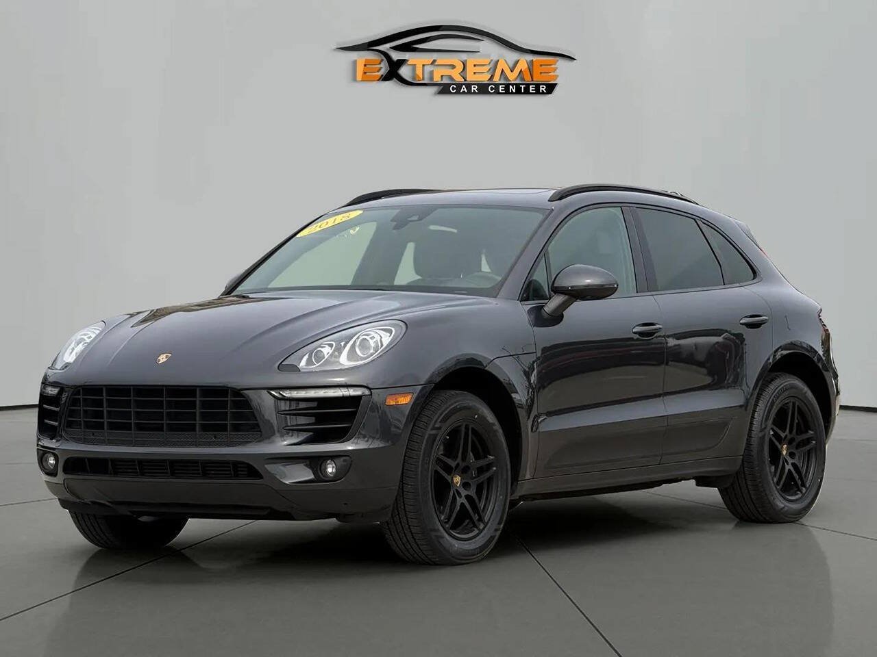 Used 2018 Porsche Macan AWD/4WD image 1