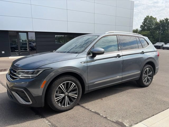 Used 2024 Volkswagen Tiguan Wolfsburg Edition w/ Panoramic Sunroof Package AWD/4WD image 6
