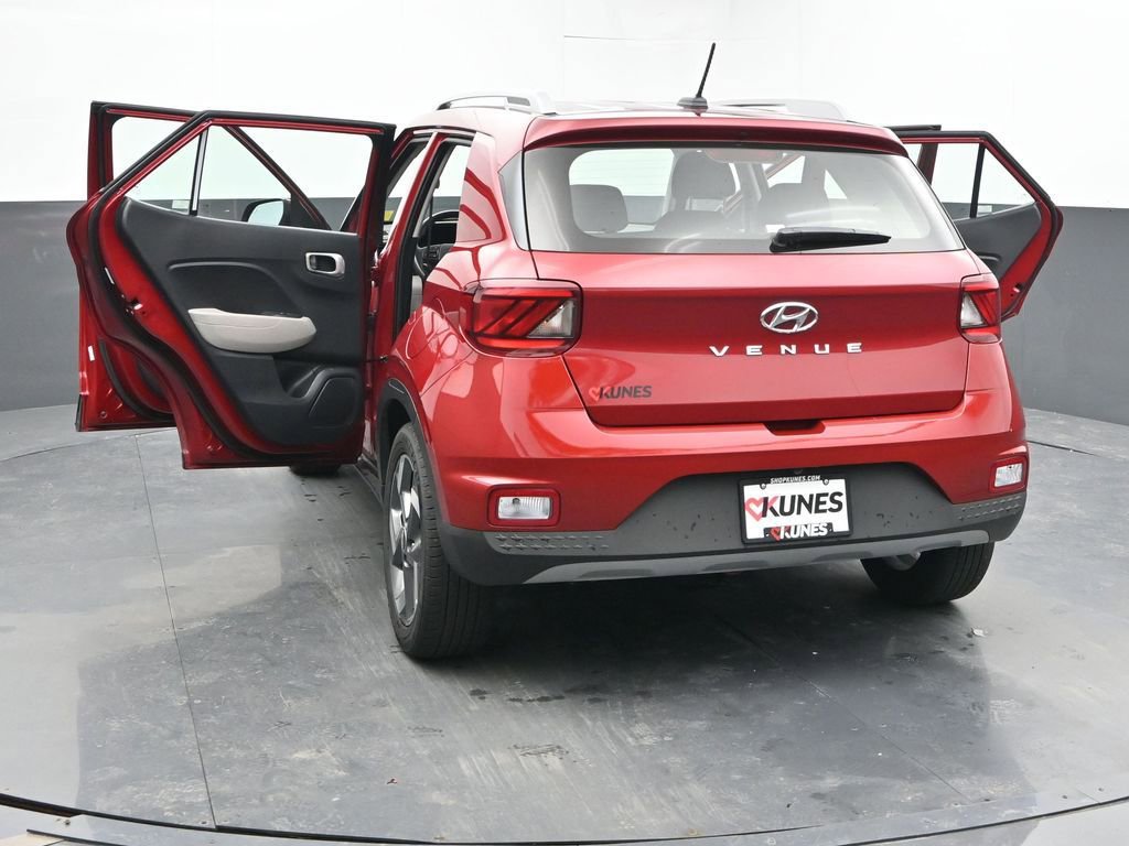 Used 2025 Hyundai Venue SEL image 73