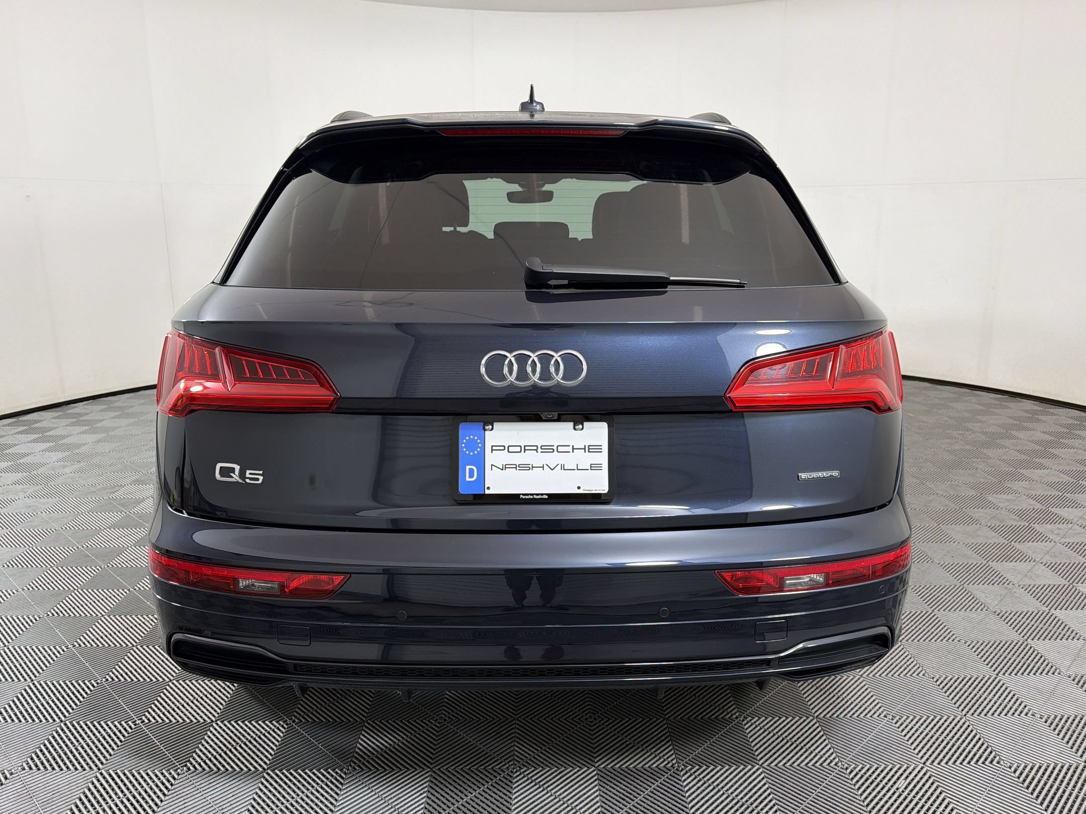Used 2020 Audi Q5 2.0T Titanium Premium Plus w/ Premium Plus Package AWD/4WD image 11