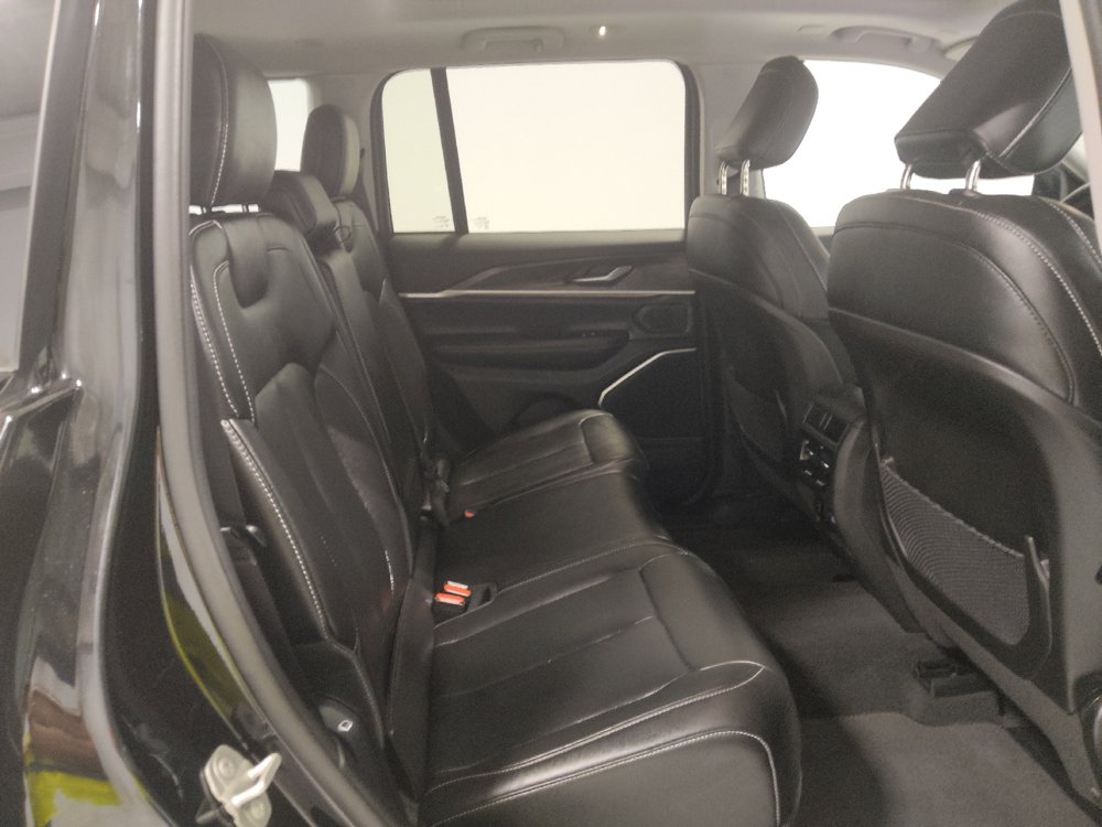Used 2023 Jeep Grand Cherokee Limited AWD/4WD image 19