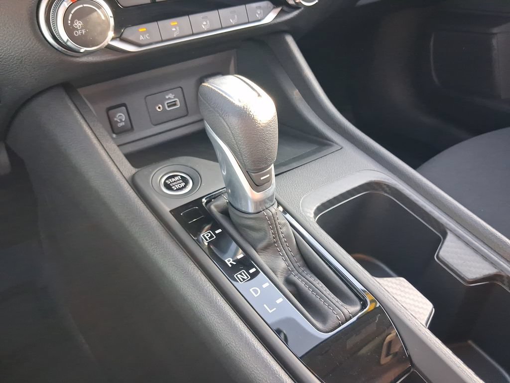 Used 2025 Nissan Sentra S FWD image 28
