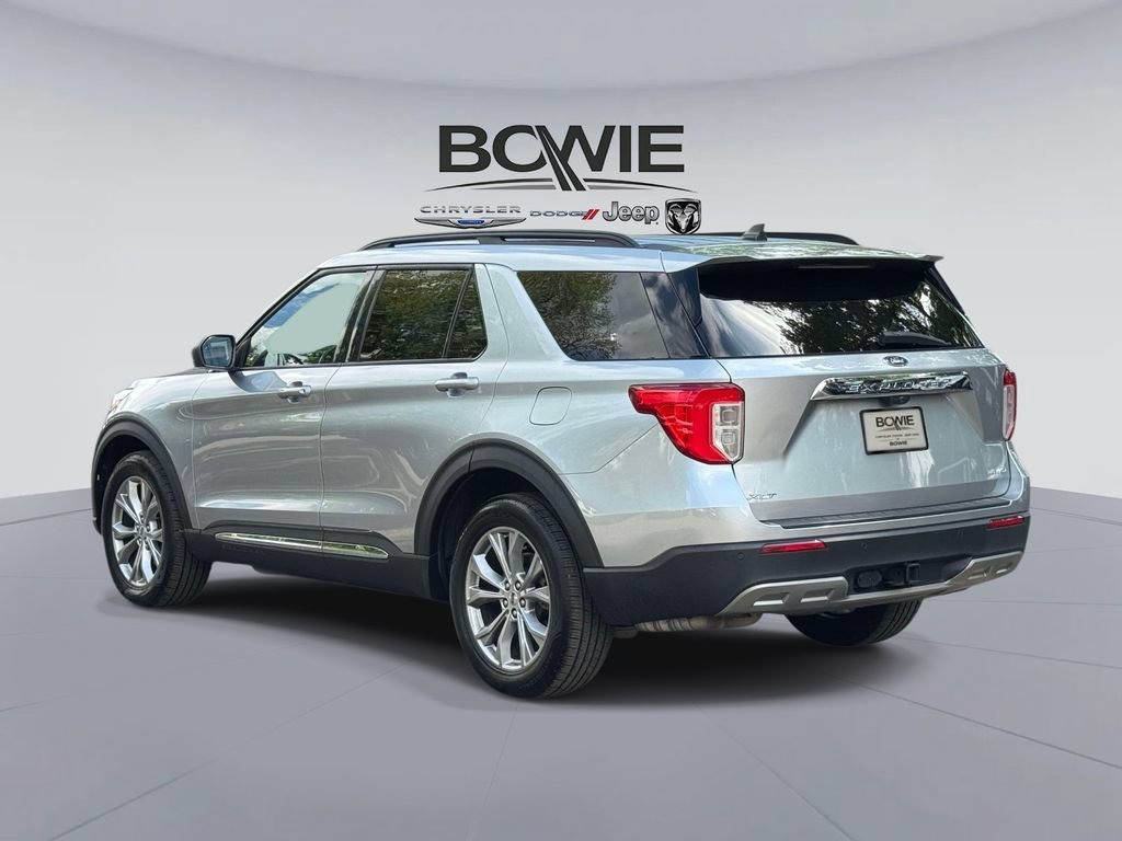 Used 2023 Ford Explorer XLT w/ Equipment Group 202A AWD/4WD image 4