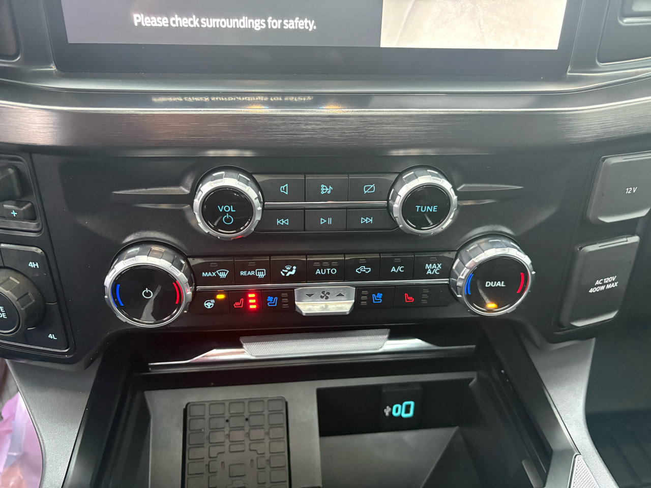 Used 2024 Ford F350 Lariat w/ Lariat Ultimate Package image 30