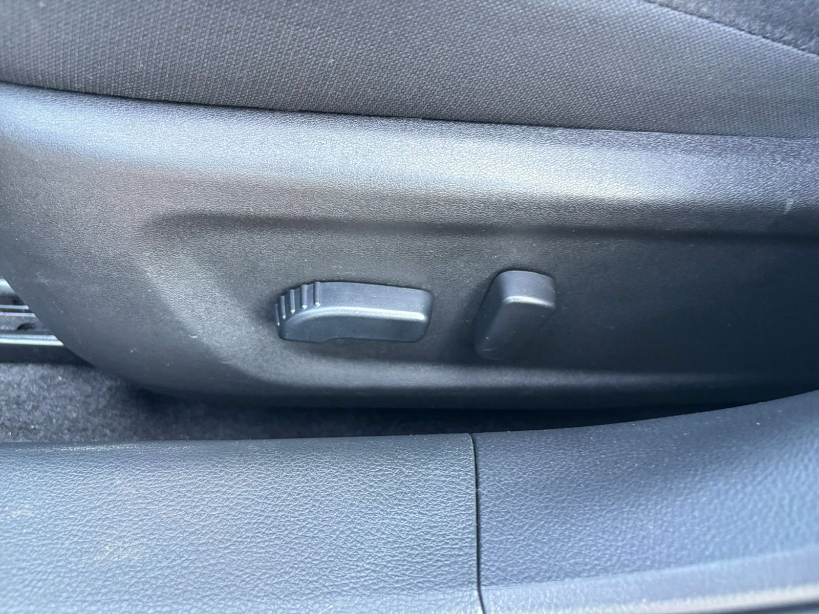 Used 2025 Nissan Altima 2.5 SV FWD image 21