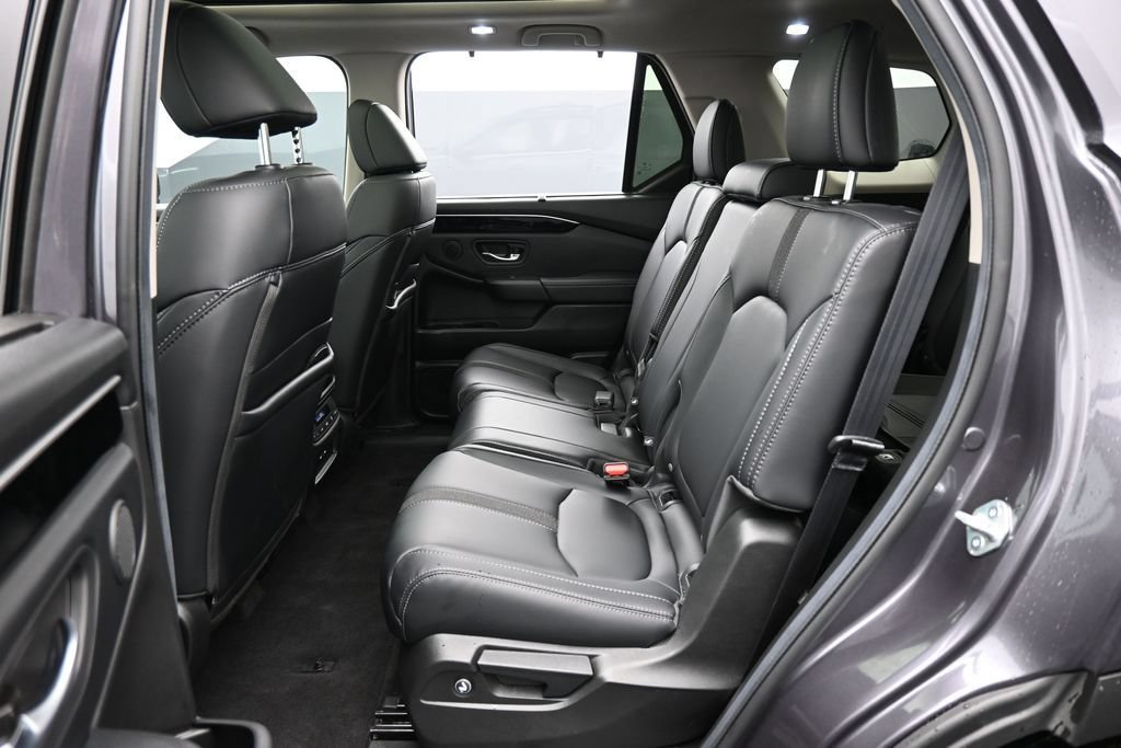 Certified 2025 Honda Pilot Touring image 26
