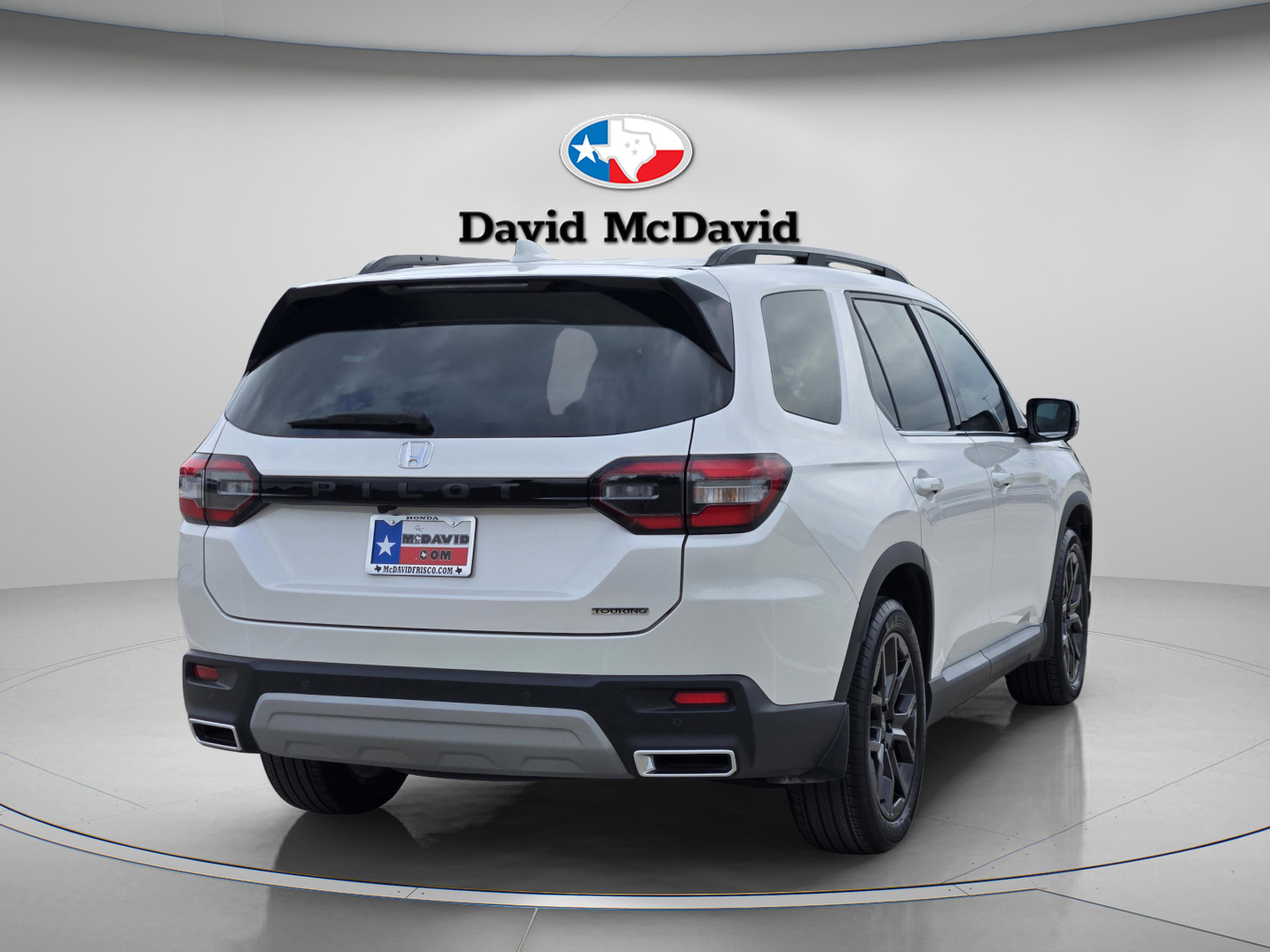 Certified 2025 Honda Pilot Touring image 6