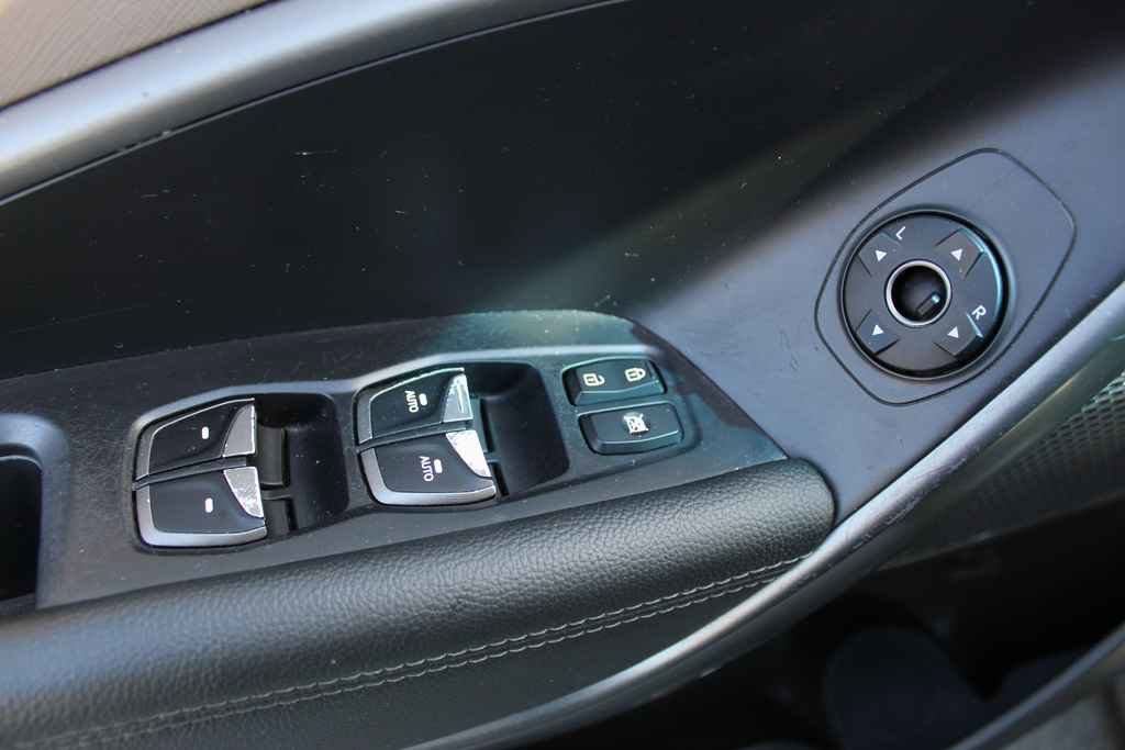 Used 2017 Hyundai Santa Fe Sport w/ 2.4L Value Package 06 FWD image 12