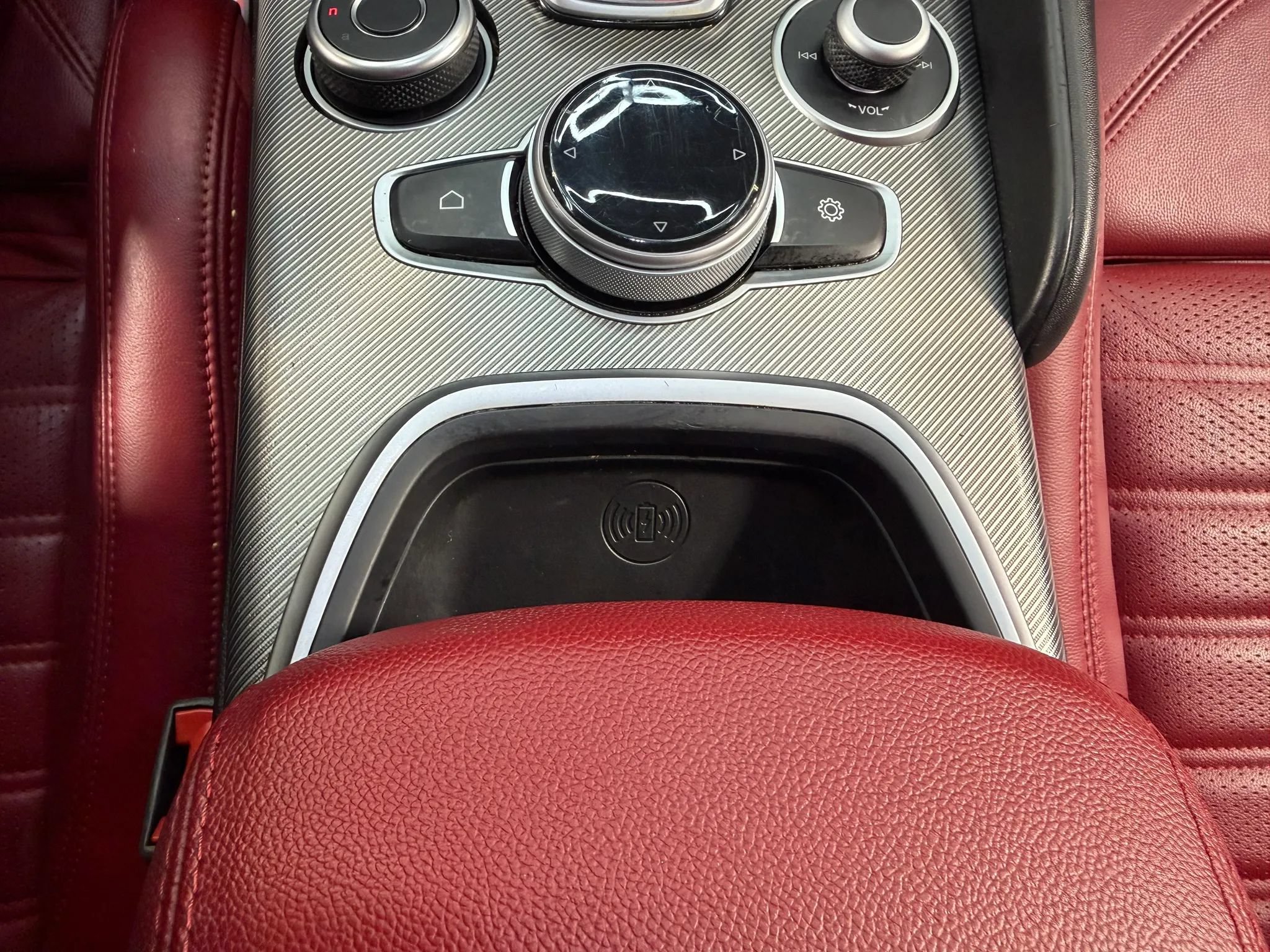 Used 2022 Alfa Romeo Giulia Veloce AWD/4WD image 24