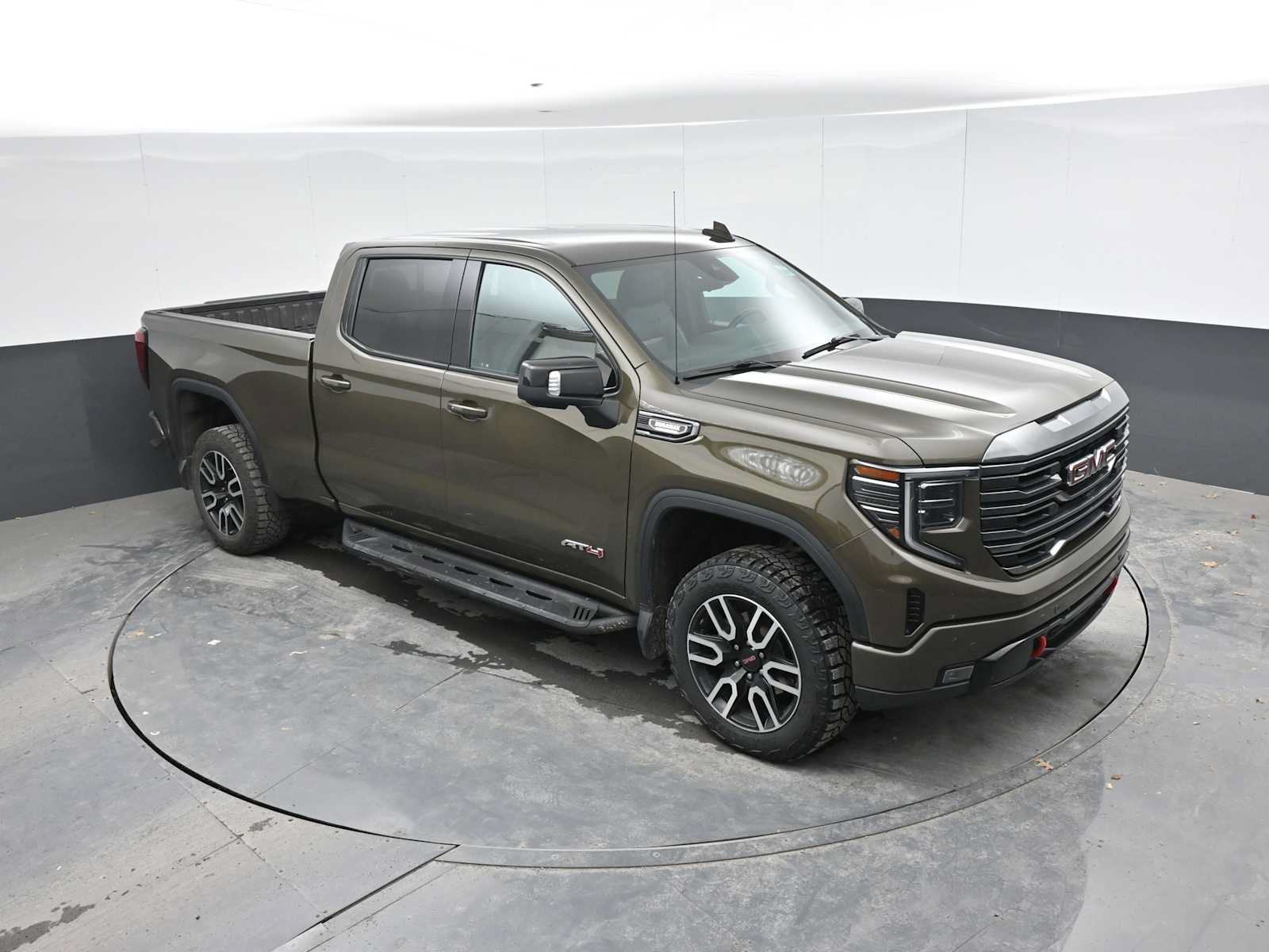 Used 2023 GMC Sierra 1500 AT4 w/ AT4 Premium Package AWD/4WD image 33