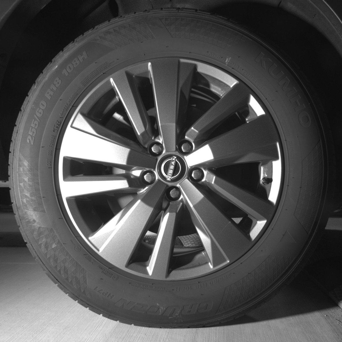 Used 2025 Nissan Pathfinder SV image 15