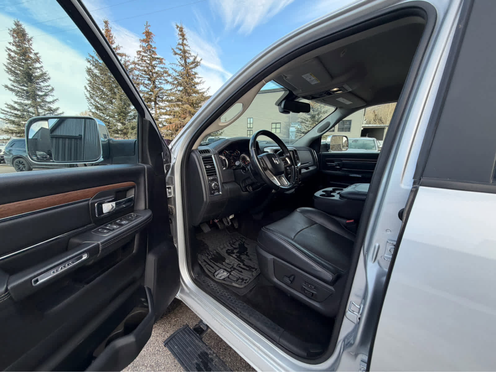 Used 2017 RAM 2500 Laramie w/ Protection Group image 23