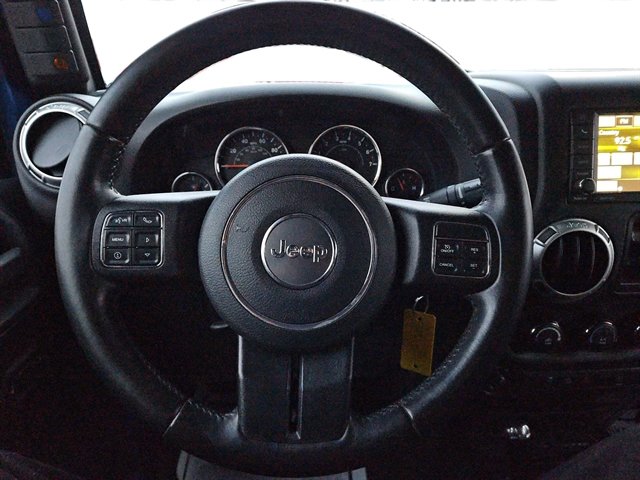 Used 2015 Jeep Wrangler Unlimited Sahara w/ Connectivity Group image 26