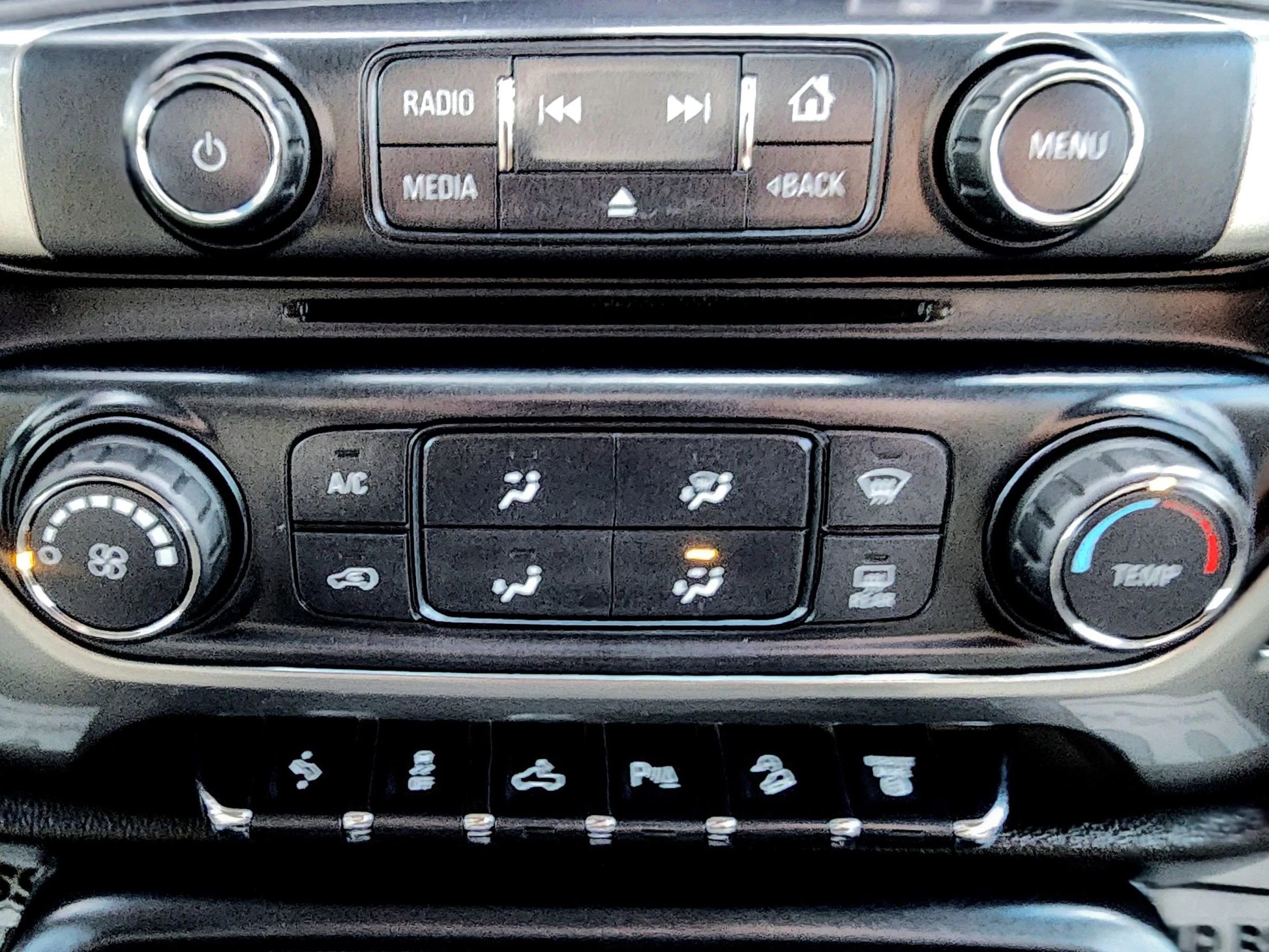 Used 2017 Chevrolet Silverado 3500 LT image 13