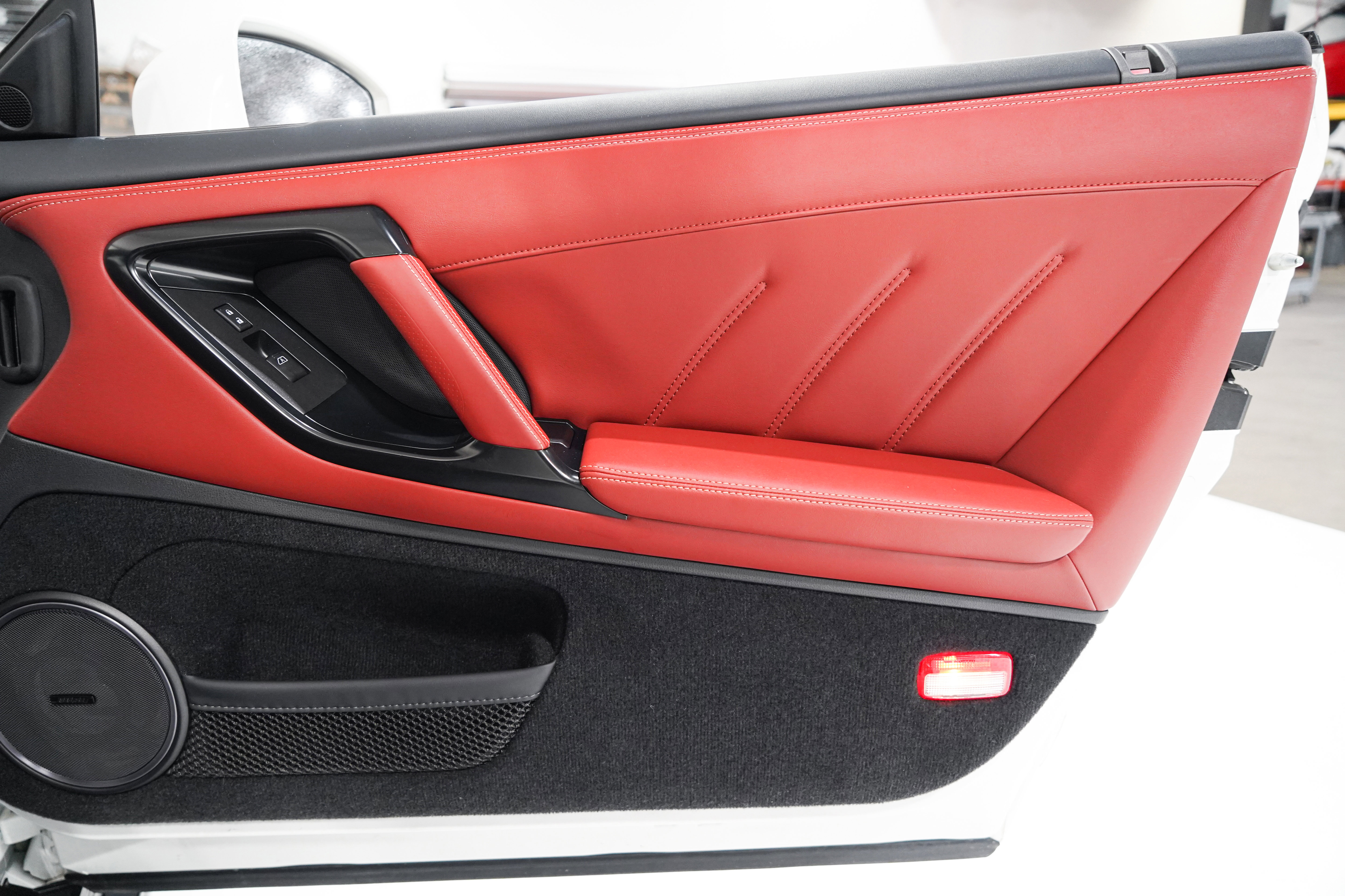 Used 2021 Nissan GT-R Premium AWD/4WD image 19