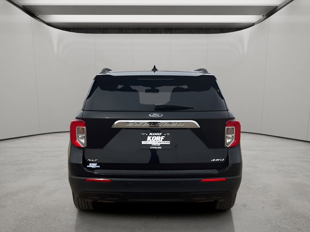 Used 2021 Ford Explorer XLT image 4