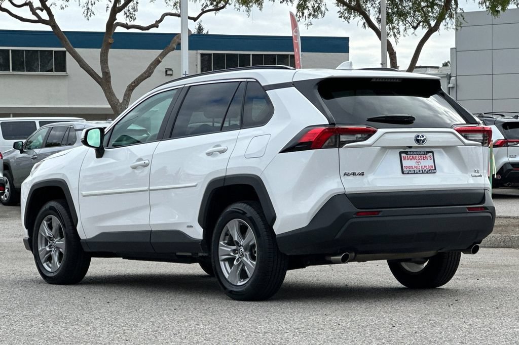 Certified 2024 Toyota RAV4 LE AWD/4WD image 5