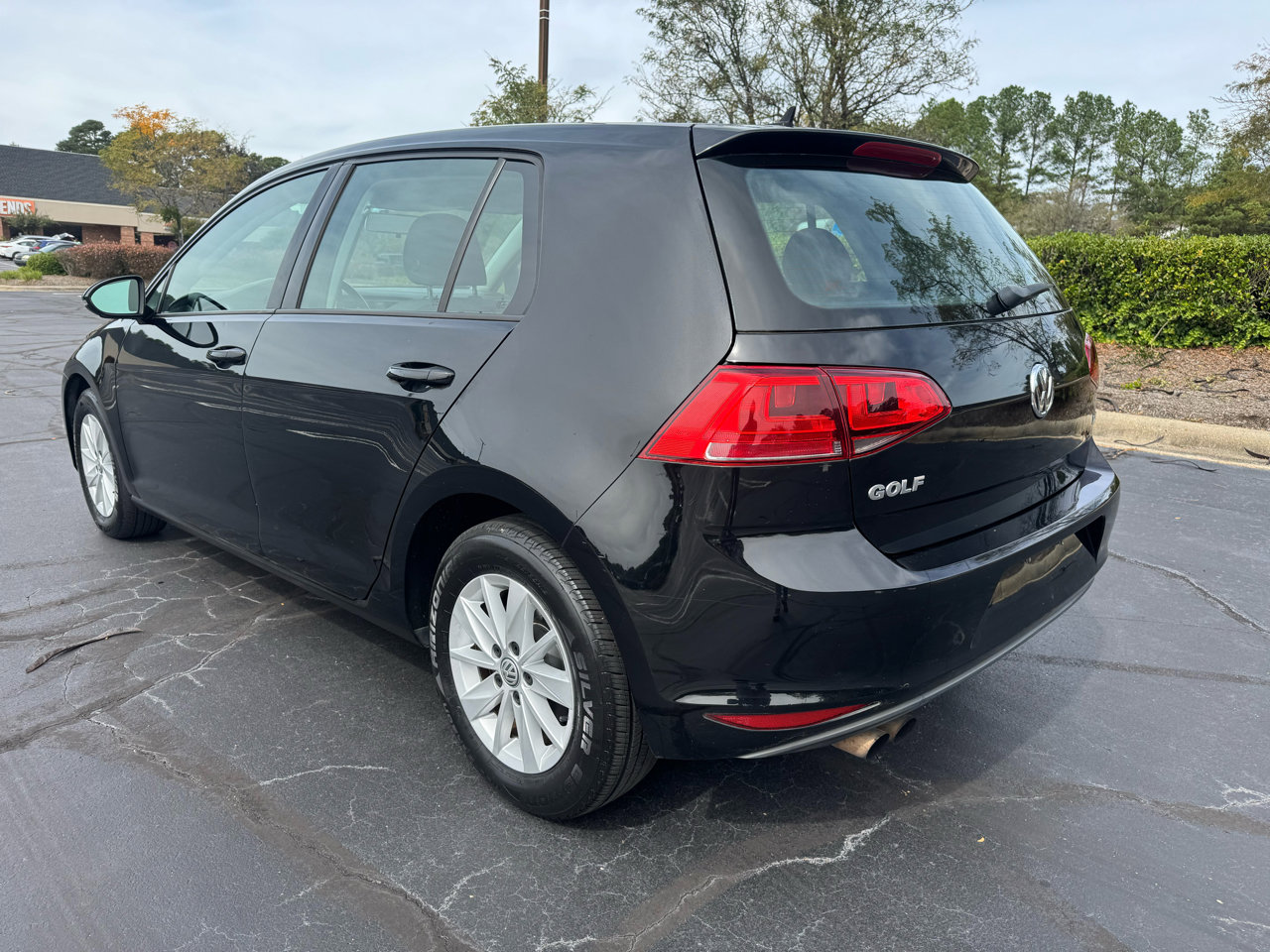 Used 2016 Volkswagen Golf S image 3