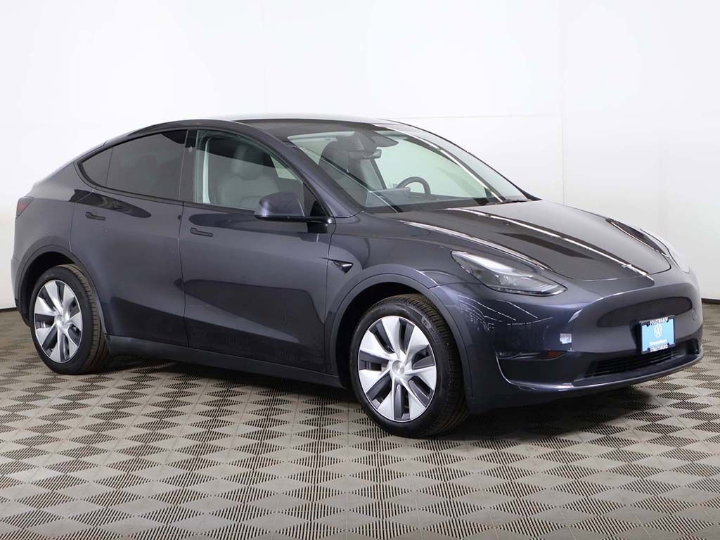 Used 2024 Tesla Model Y Long Range image 2