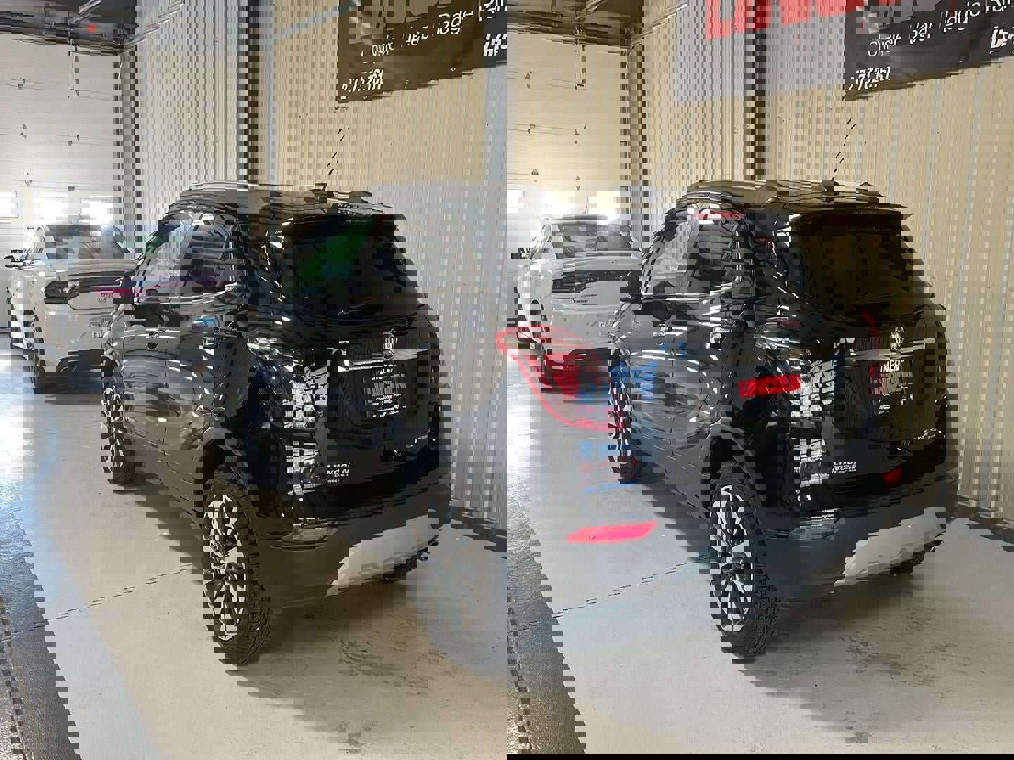 Used 2021 Buick Encore Preferred w/ Safety Package image 3