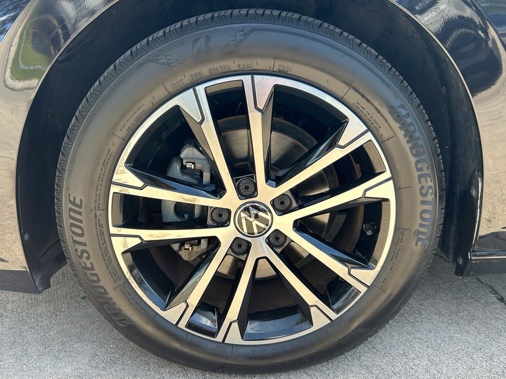Used 2023 Volkswagen Jetta Sport FWD image 32