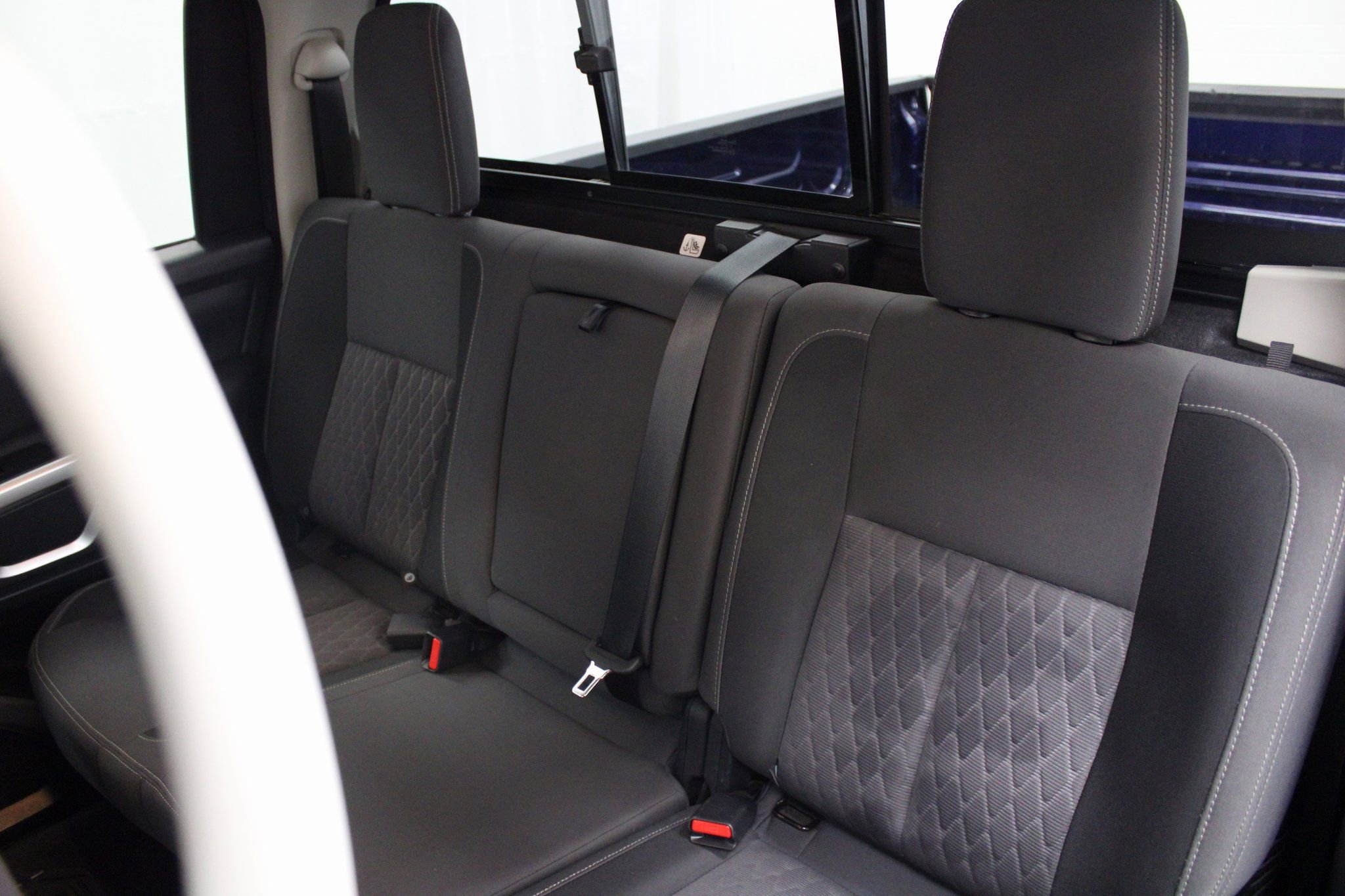 Used 2022 Nissan Titan SV image 20