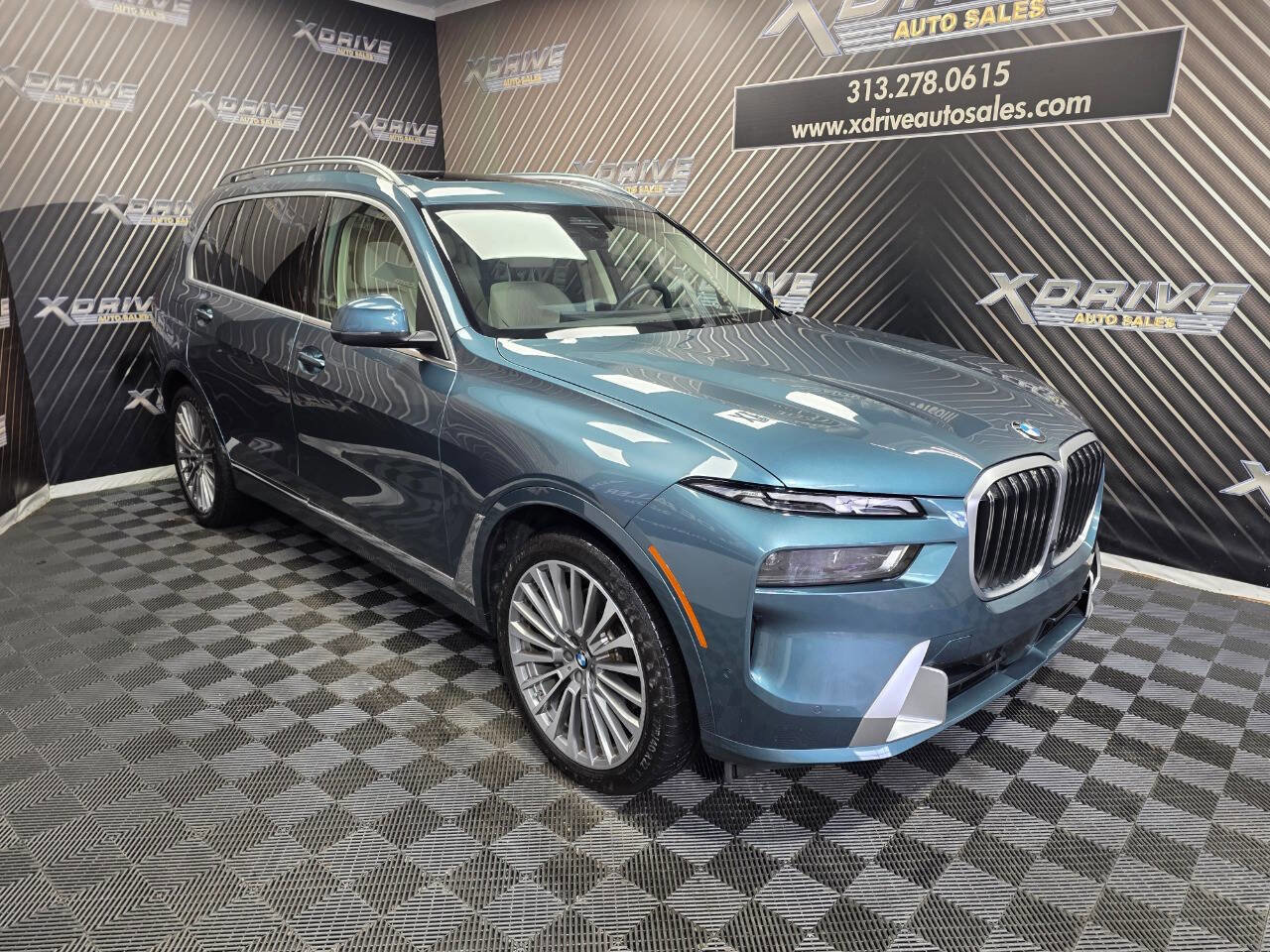 Used 2024 BMW X7 xDrive40i w/ Executive Package AWD/4WD image 9