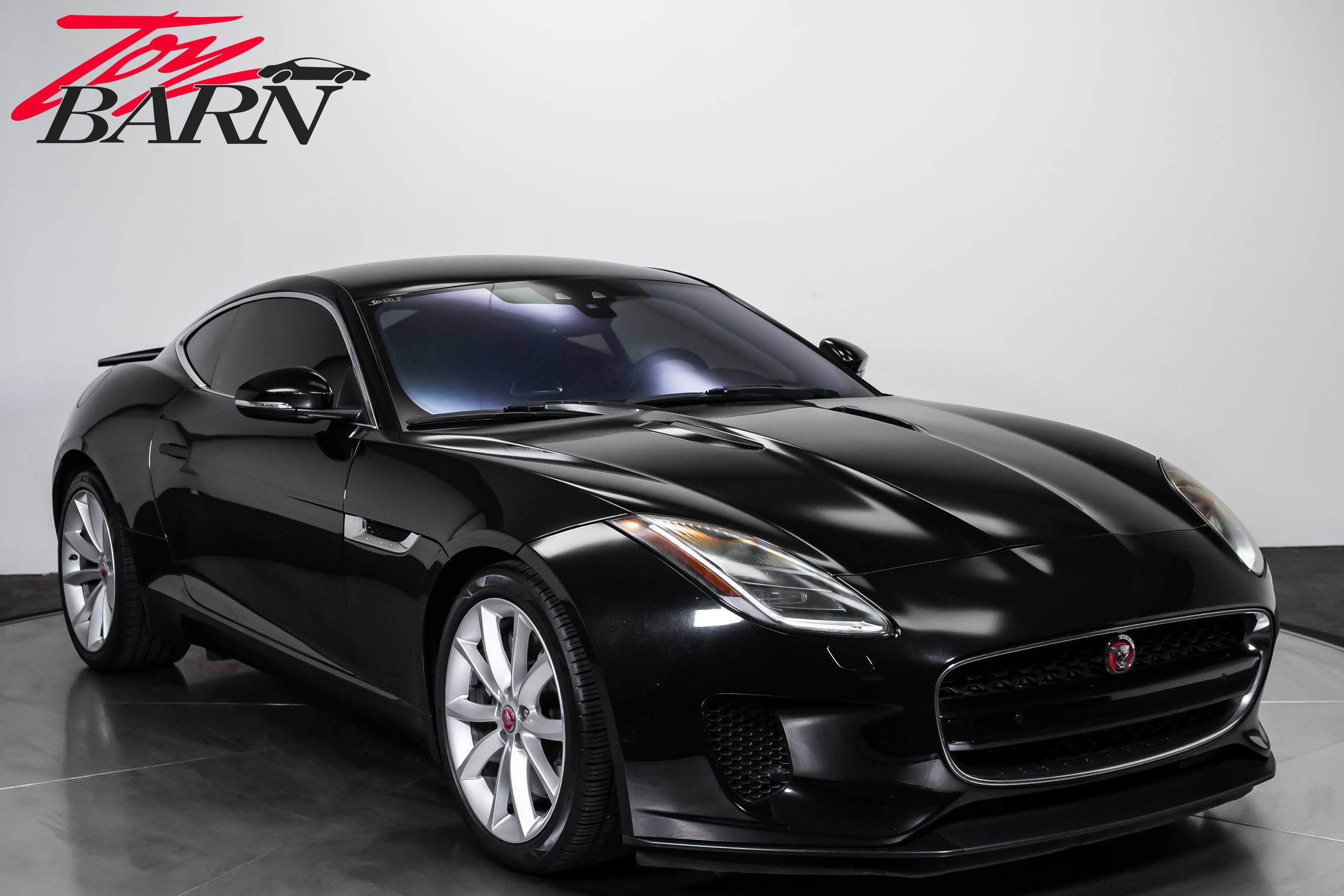 Used 2019 Jaguar F-TYPE Coupe RWD image 7
