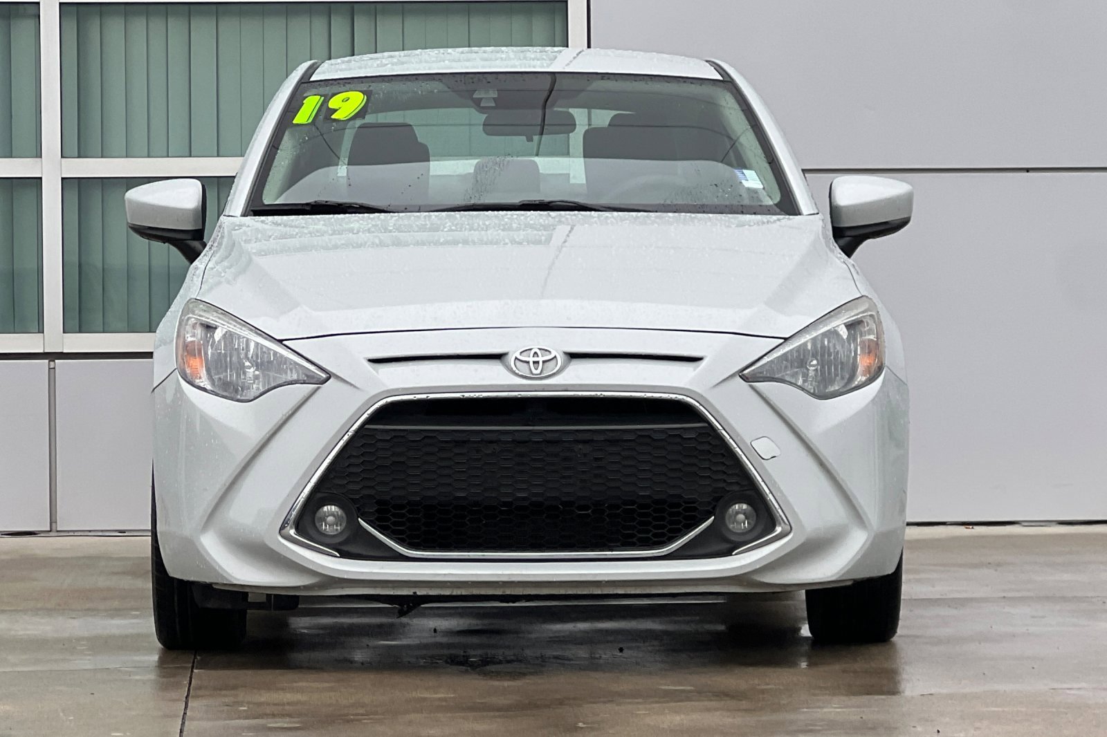 Used 2019 Toyota Yaris LE image 6