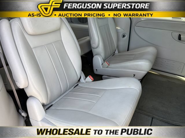 Used 2006 Chrysler Town & Country Touring FWD image 27