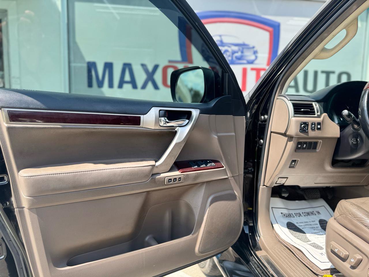 Used 2018 Lexus GX 460 Premium w/ Premium Package AWD/4WD image 19