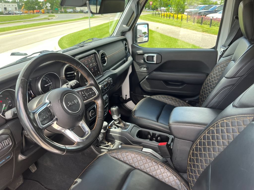 Used 2022 Jeep Wrangler Unlimited Sahara AWD/4WD image 35