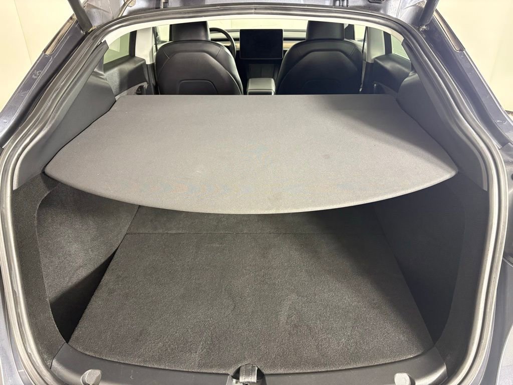 Used 2023 Tesla Model Y Long Range image 18