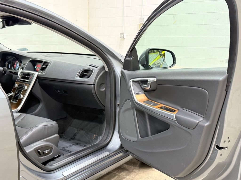 Used 2016 Volvo S60 T5 Premier w/ Climate Package AWD/4WD image 31