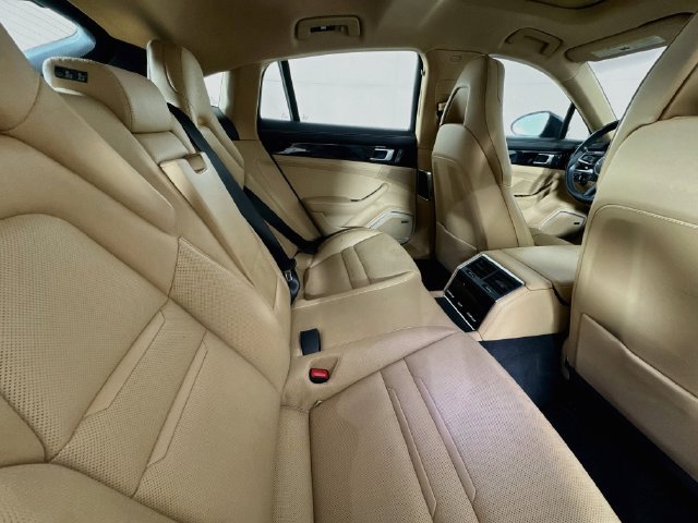 Used 2023 Porsche Panamera 4 Platinum Edition w/ Assistance Package AWD/4WD image 23
