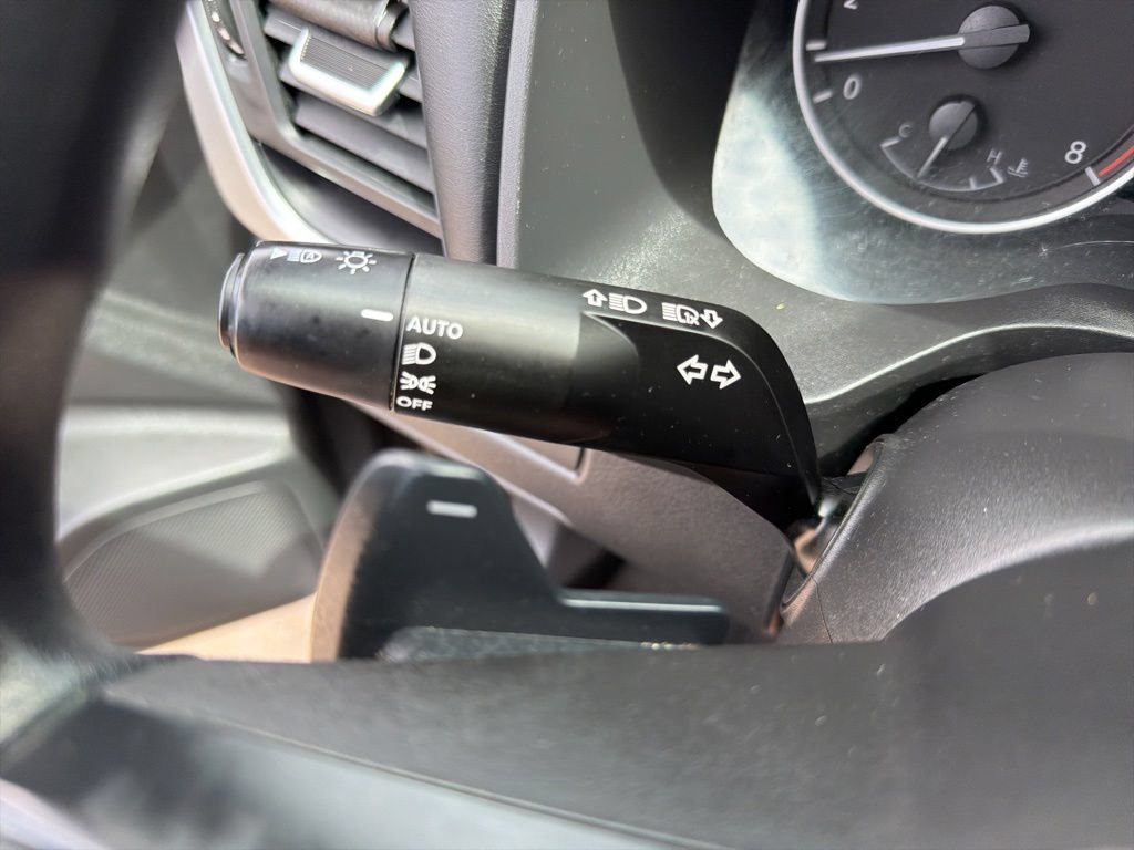 Used 2023 Nissan Rogue S FWD image 26