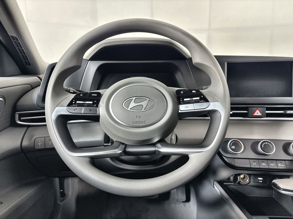 New 2026 Hyundai Elantra SE FWD image 11