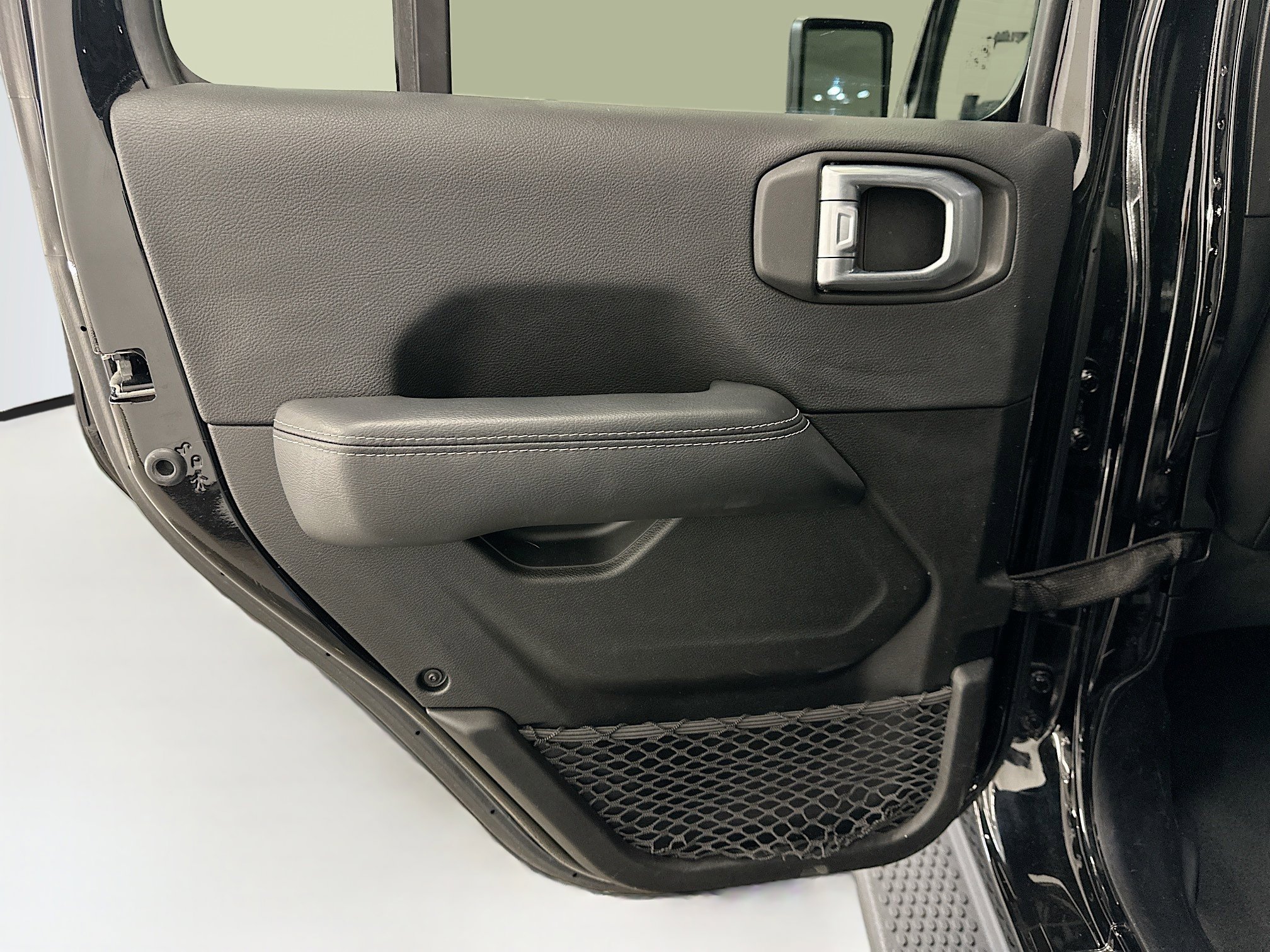 Used 2022 Jeep Wrangler Sahara w/ Cold Weather Group image 27