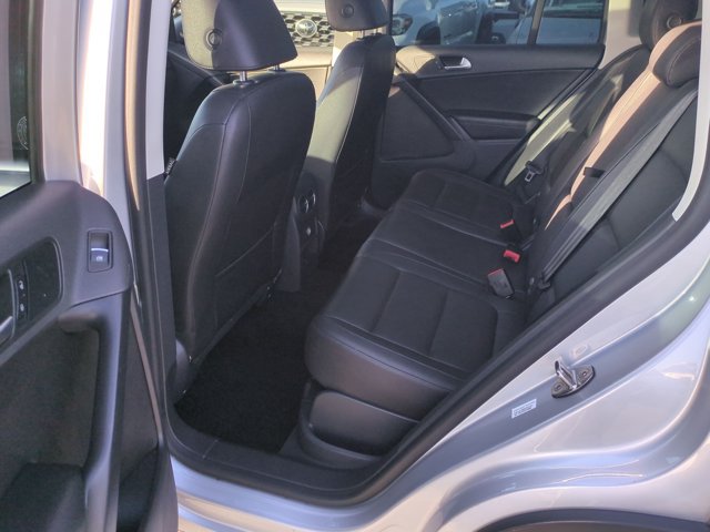 Used 2017 Volkswagen Tiguan Wolfsburg Edition FWD image 20