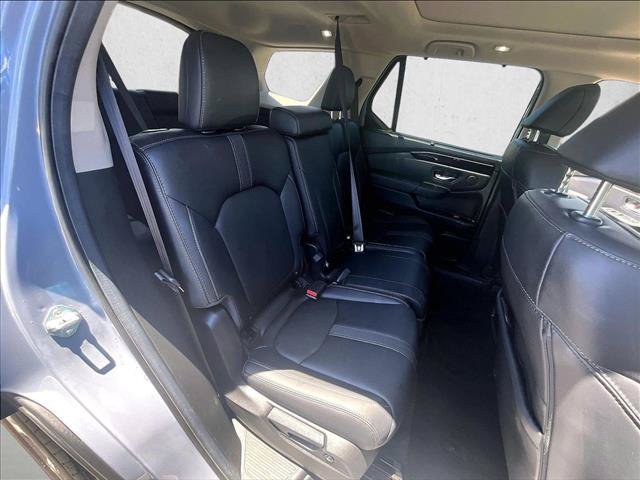 Used 2025 Honda Pilot Touring image 29