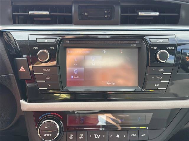 Used 2014 Toyota Corolla LE FWD image 19