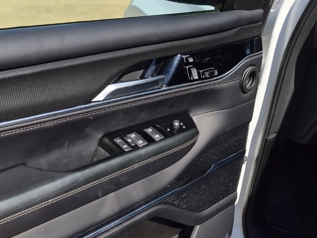 Used 2024 Jeep Grand Wagoneer L Series II w/ Quick Order Packagew 28T AWD/4WD image 24