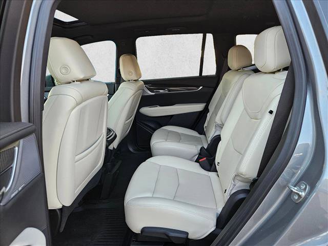 Used 2024 Cadillac XT6 Sport w/ Technology Package AWD/4WD image 14